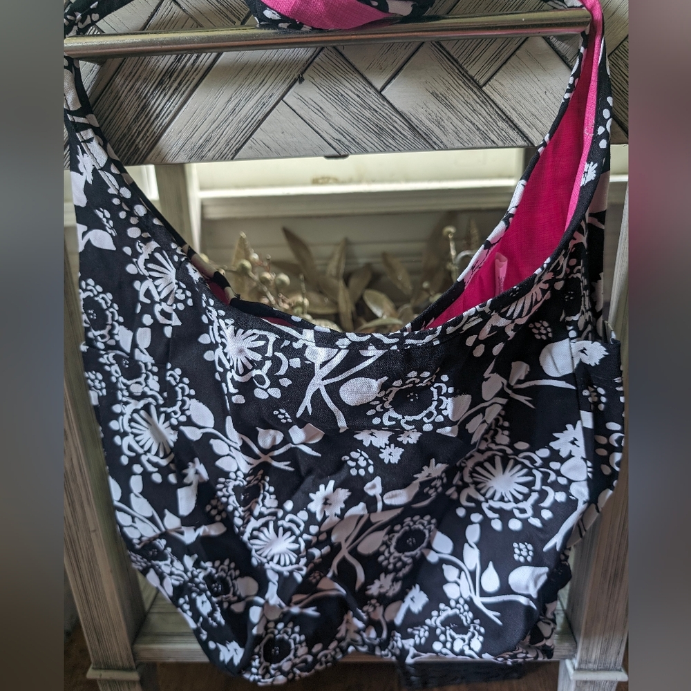 Thirty-One Reversible Hobo Crossbody Black White floral and Hot Pink